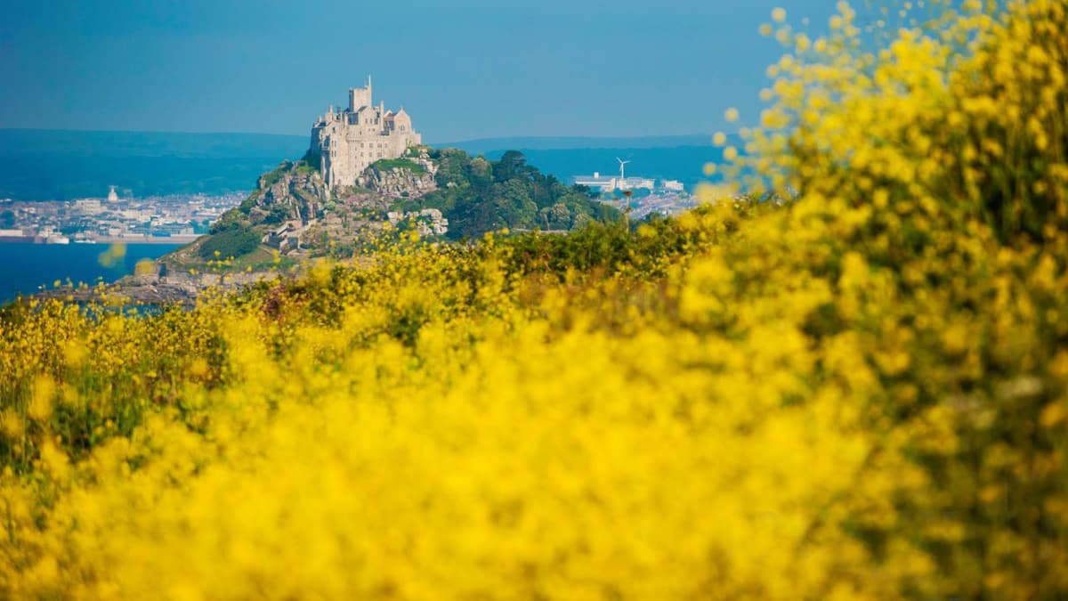 Aval Dor Barn, Croft Hooper