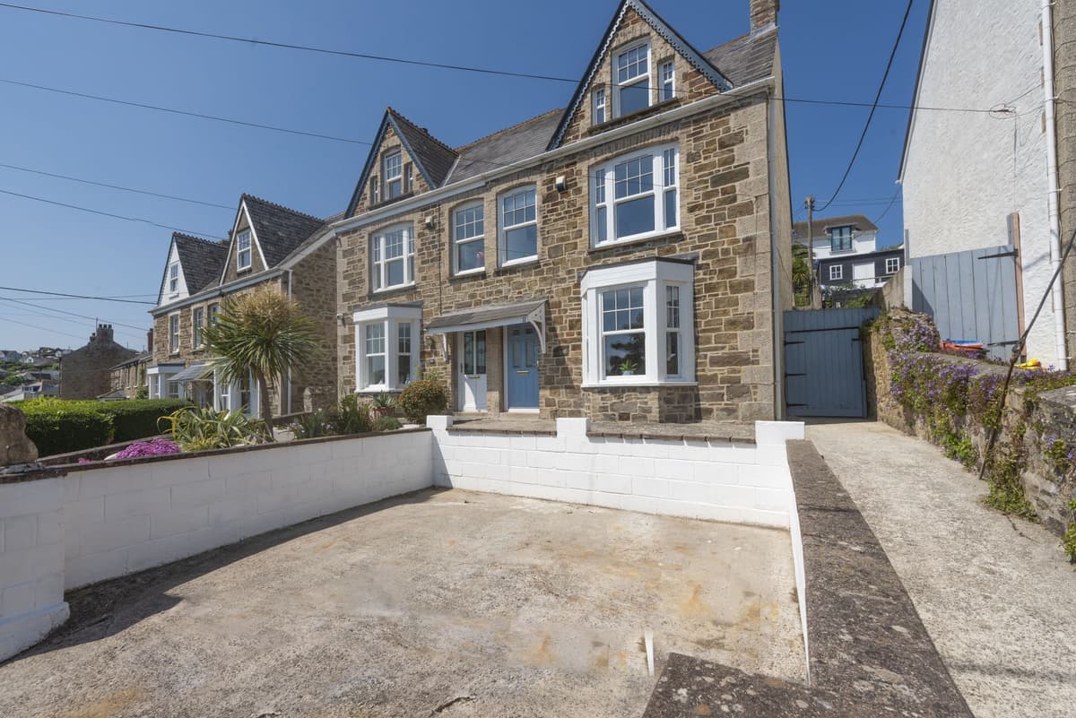 11 Tywarnhayle House photo 4