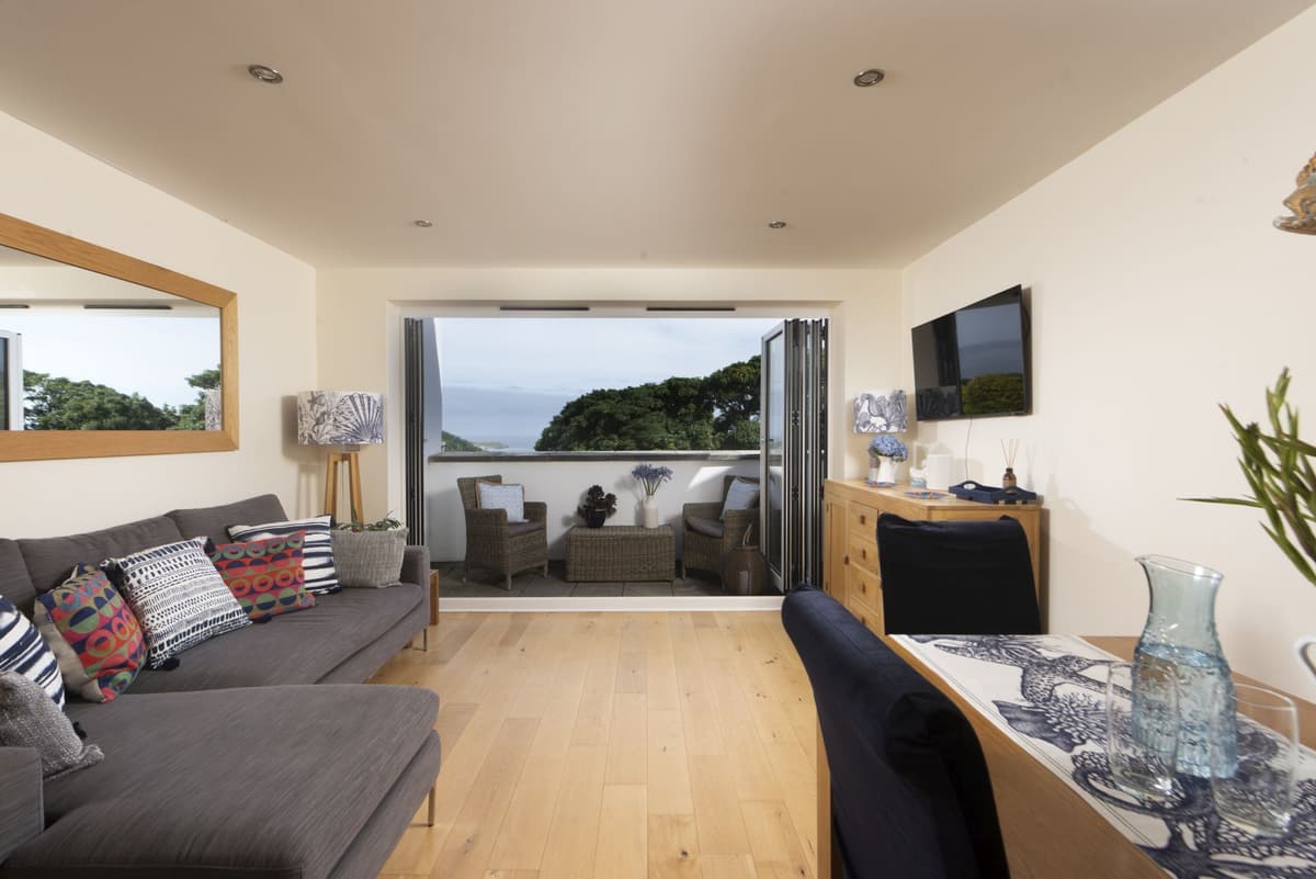 5 Sandy Lane Apartments photo 4