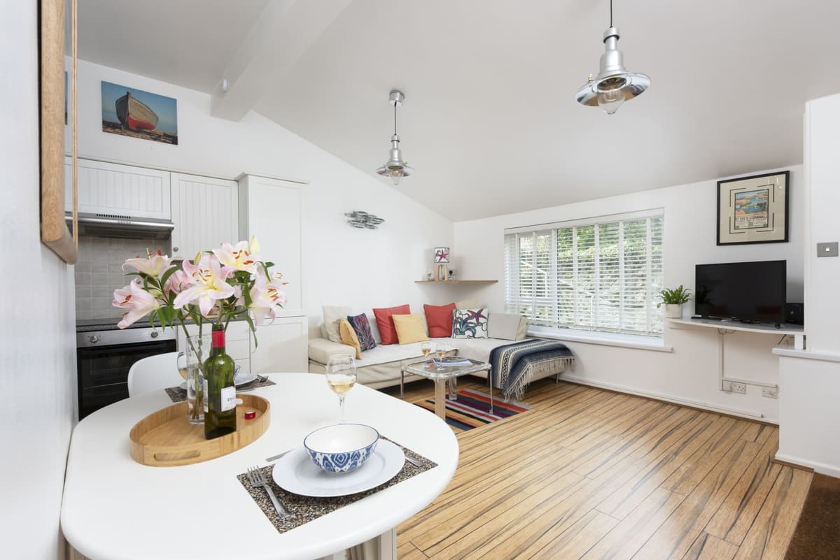 3 Pentowan Court photo 2