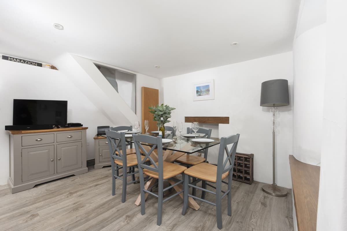 Eastleigh Cottage photo 4