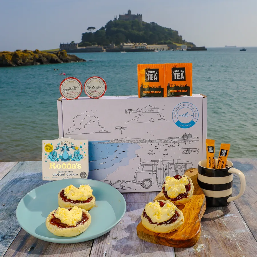 Love Heart Cream Tea Hamper for 2
