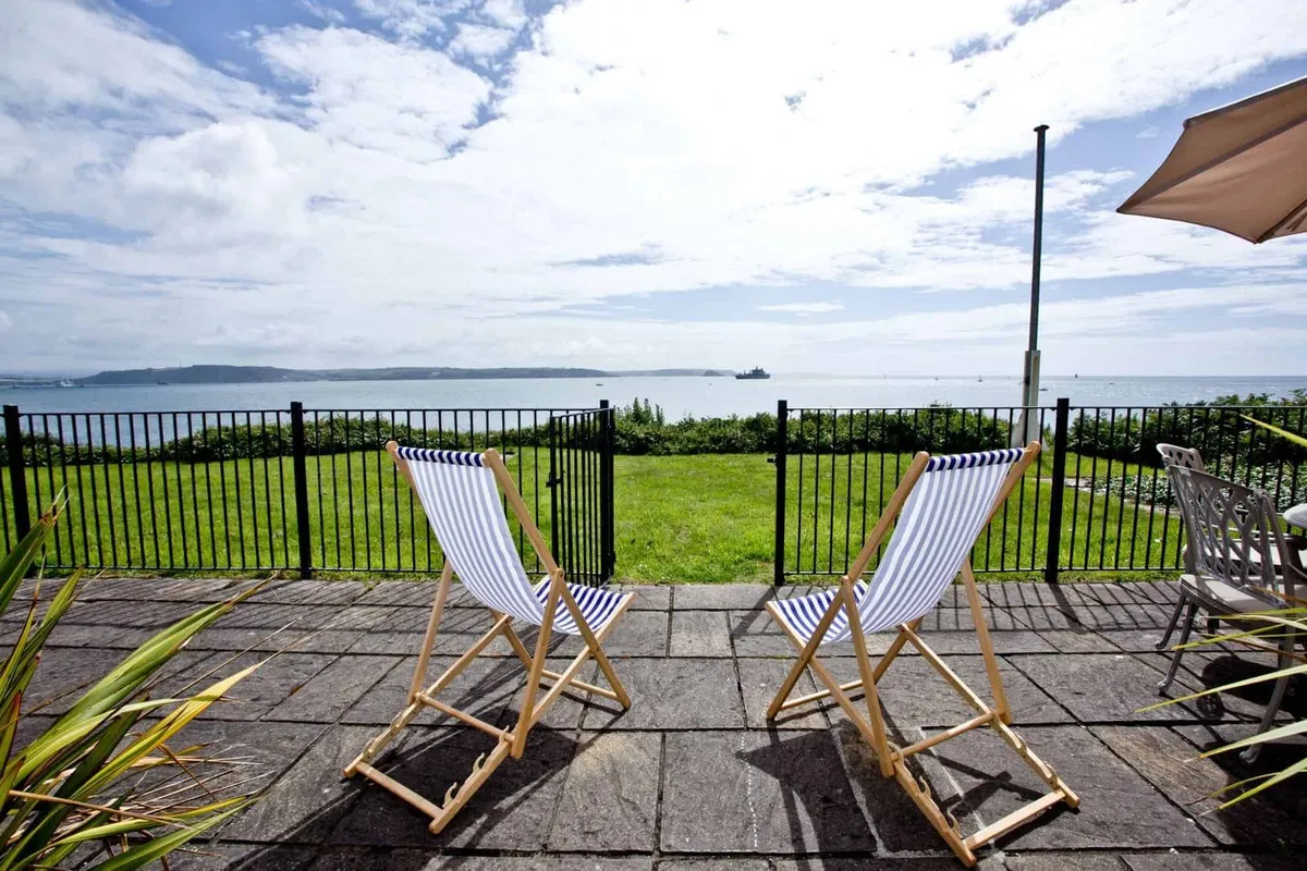 1 The Old Signal House