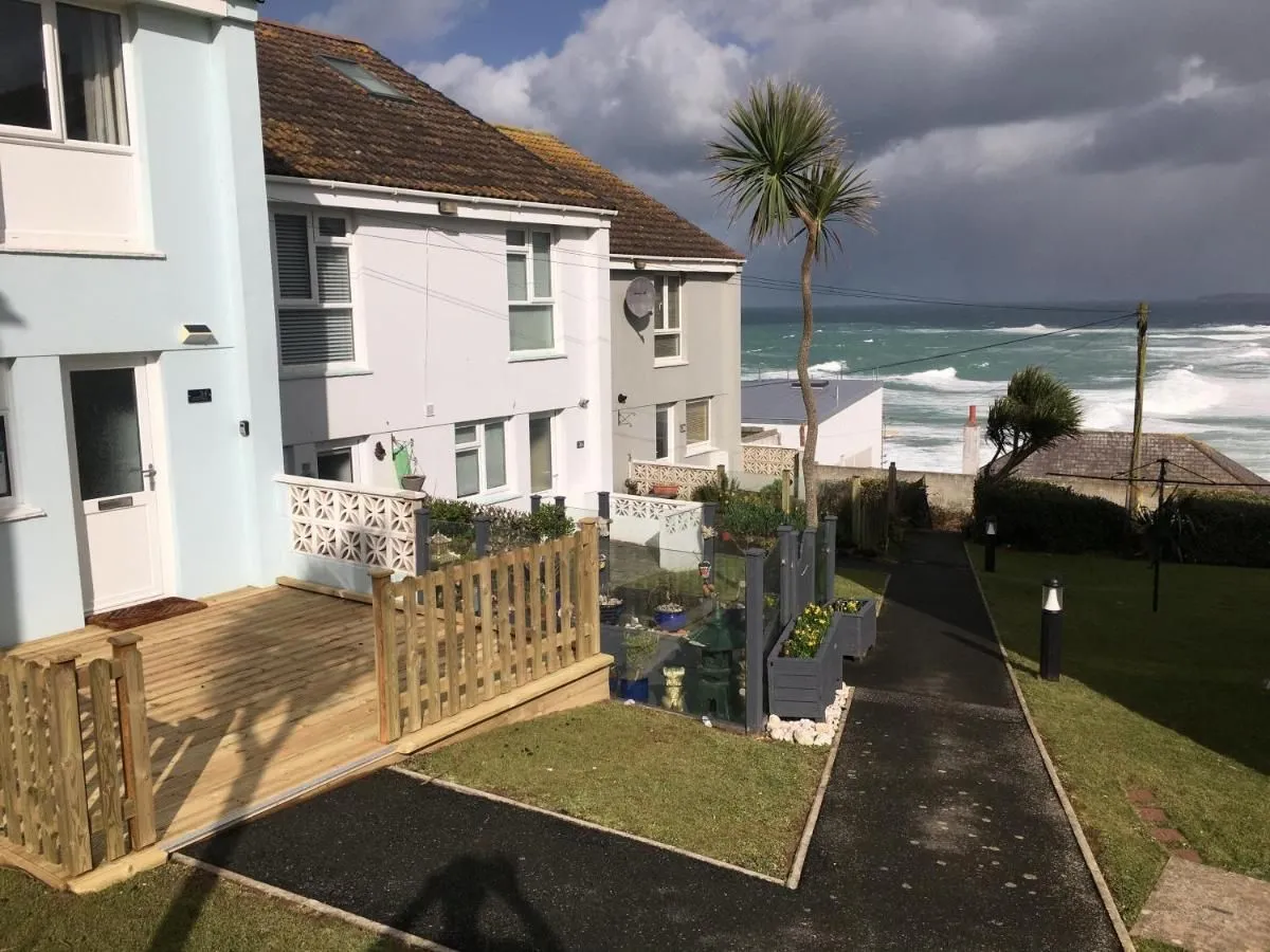 34 Surfview Beach House photo 3