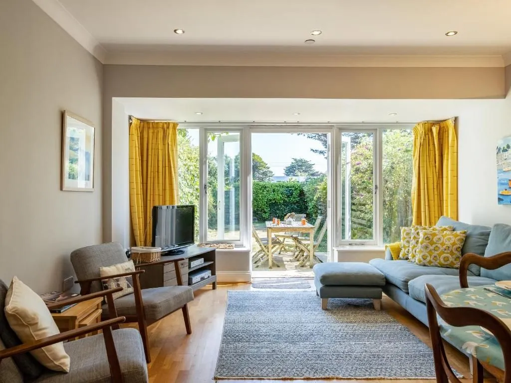 Lowenna Manor 4 photo 3