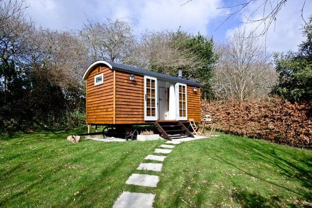Juniper, Melody Farm – Holiday Glamping in Truro Juniper, Melody Farm – Holiday Glamping in Truro